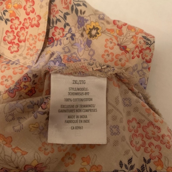 WindRiver Sleeveless Floral Top - Picture 10 of 10